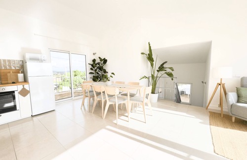 Budens House | Algarve Windmill, Large Villa & Pool. 2000m to the Beach