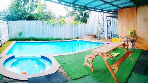 Bogor Barat House | ALGIRA GUEST HOUSE GUNUNGBATU SYARIAH