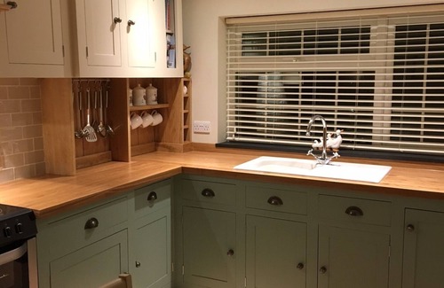 Looe Cottage | Alice's Cottage, Stands In The Beautiful Kilminorth Woods At Watergate