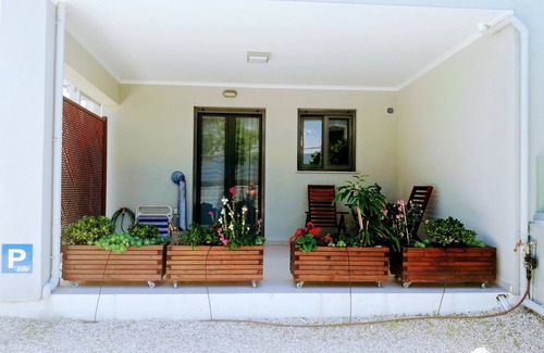 Daratsos Apartment | Alisahni Suite Brand New 70m from the beach