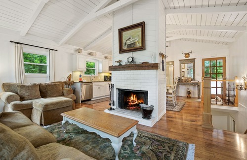 Smithville Ski Chalet | All Decked Out Center Hill Lake