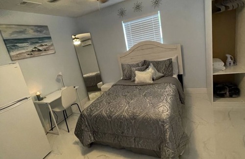Tampa House | ALL NEW and REMODELED Guest Suit!