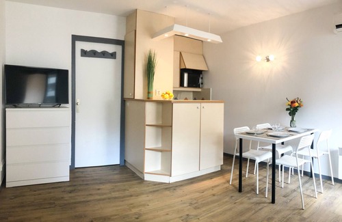 Saint-Raphael Apartment | All on foot! 2/4pers 50 meters from the sea