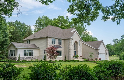 Carbondale House | All Pine Manor Estates Properties Available for Thanksgiving!
