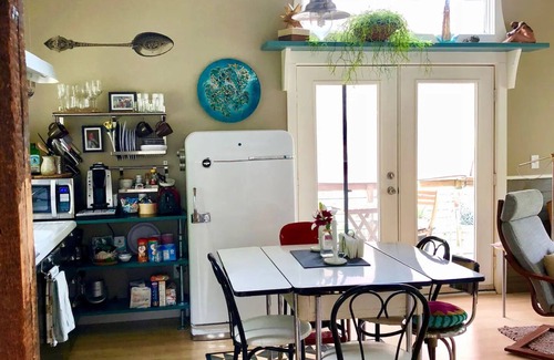 Wilmington Apartment | All Season Comfort at the Carriage House in Wilmington. Booking now for Winter !