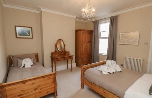 Muston House | All Seasons House