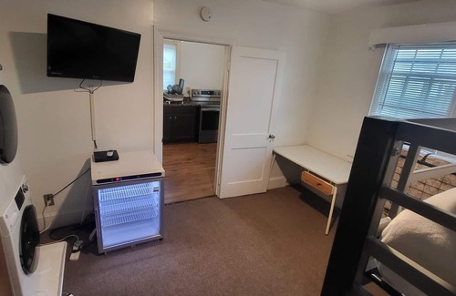 Glen Burnie Bed & Breakfast | (ALL TO YOURSELF, NOT SHARED) Free Complimentary Breakfast!