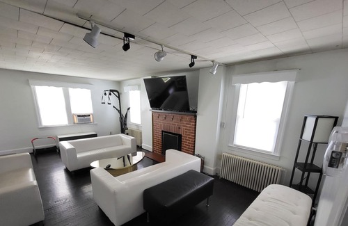 Glen Burnie Bed & Breakfast | (ALL TO YOURSELF, NOT SHARED) Free Complimentary Breakfast!