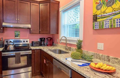 Downtown House | *ALL TOGETHER NOW @ OLD TOWN* Three Homes & Pools + LAST KEY SERVICES…