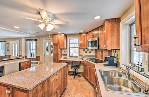 Town of Conesville House | All Year-Round Retreat Near Windham Mountain