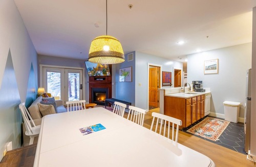 Snowshoe Condo | Allegheny 125/Ski-in/Ski-Out/2BR(1BR Plus Den)