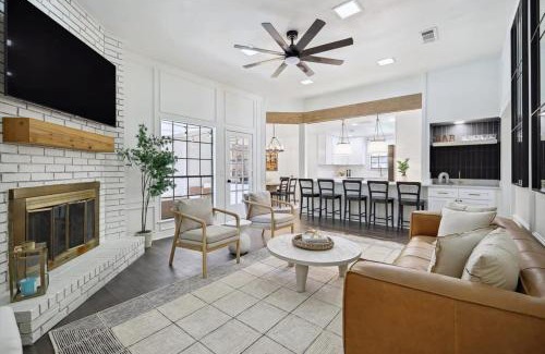Allen House | Allen Abode - 4 Bedrm Pool Fire Pit Charm
