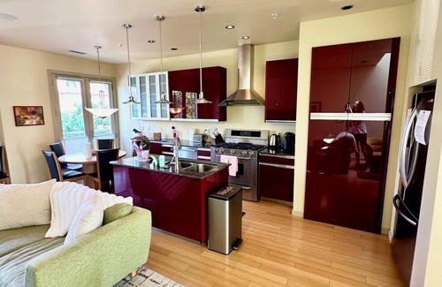 Historic Downtown District Condo | Alley-By Loft: Smack Dab in the Middle of Ashland! Steps from Theaters & Lithia