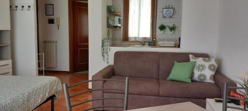 Zona XXXIII Acilia Sud Apartment | Alloggio turistico a Via Modugno
