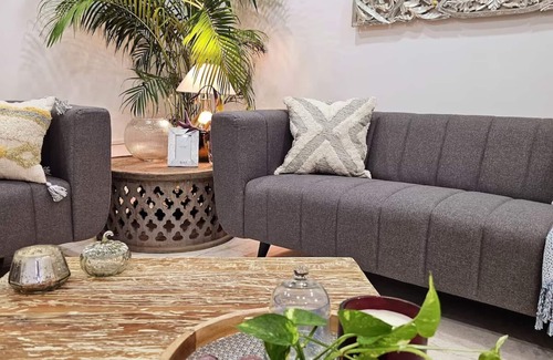 Sector D Apartment | Alluring, Affluent, Artistic Aparment 1 Room - Vasant Kunjn