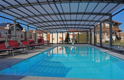 Luft House | Alluring Holiday Home in Ubersee with Whirlpool