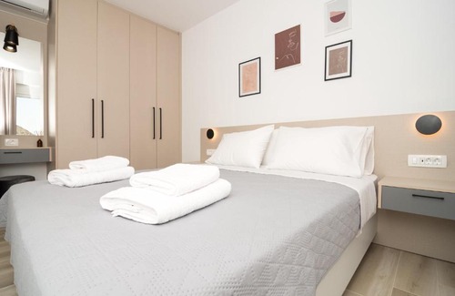 Palaiochora Apartment | Allview apartments