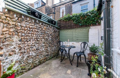 Ramsgate Cottage | Alma Cottage - Romantic Retreat w/Log Burner