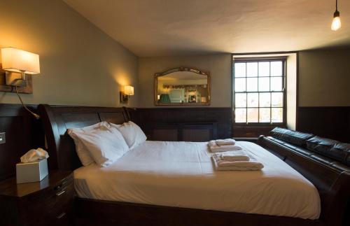 Harwich Hotel | Alma Inn & Dining Rooms