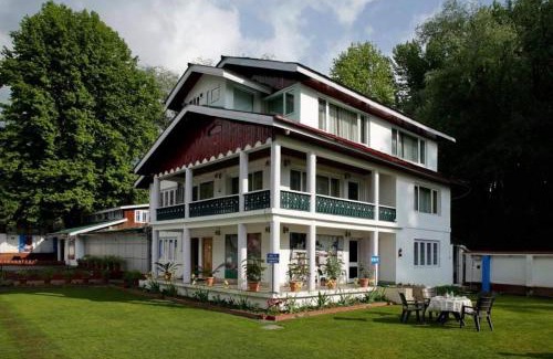 Brein Bed & Breakfast | Almus Resorts