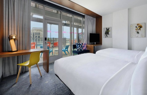 Greenville Downtown Hotel | Aloft Greenville Downtown