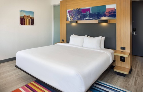 Capitol Hill Hotel | Aloft Tallahassee Downtown