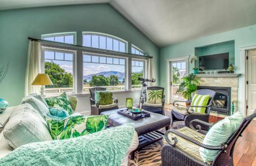 Manson House | Aloha At Lake Chelan