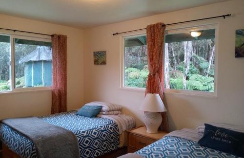 Volcano Bed & Breakfast | Aloha Crater Lodge