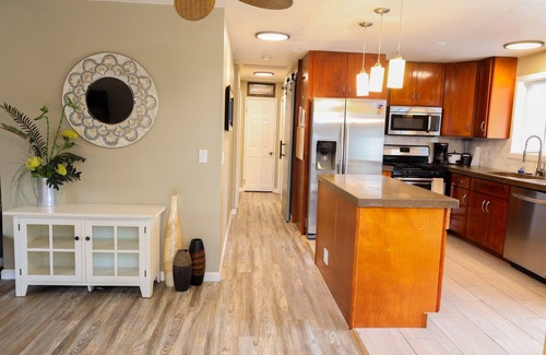 Hauula House | Aloha House - w/boogie board, snorkel gear!