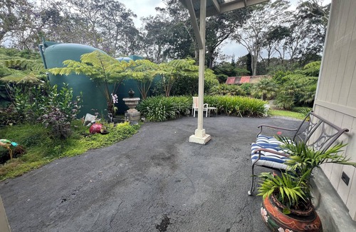 Volcano House | Aloha Junction Guesthouse Suites, stay and explore Kilauea Volcano Hawaii.