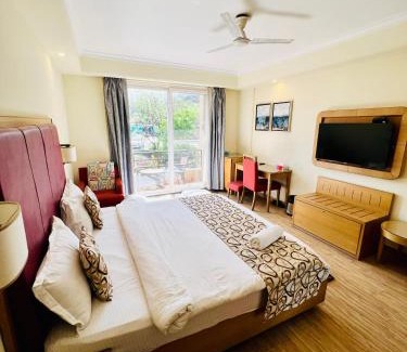 Tapovan Apartment | ALOHA ON SACRED GANGES with INFINITY POOL