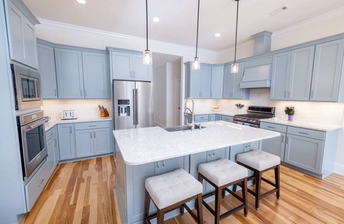 Seneca House | Aloha! Paradise On Keowee with Hot Tub & Dock