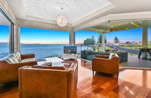 Waterhouse House | Aloha Waterfront Properties