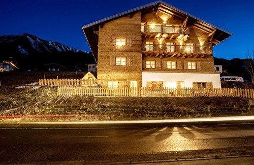 Riezlern Ski Chalet | Alpen Select Lodge for 16-24 People