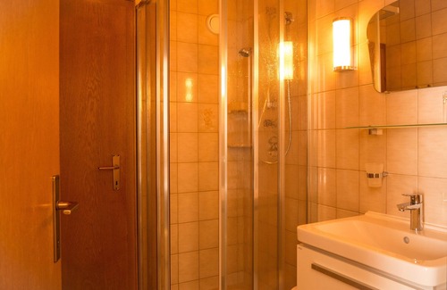 Karchau House | Alpengasthof Moser