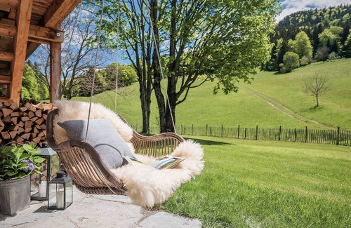 Frasdorf Apartment | Alpenglühen-chalet-suite 90m², 2 Schlafzimmer, Wohnraum mit Küche und Bad mit Sauna
