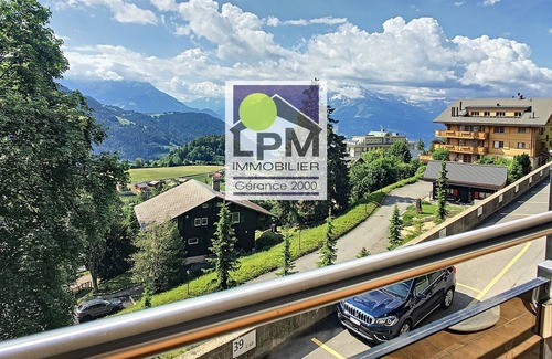 Leysin Apartment | Alpha C64 3 room flat approx. 65m2:1 bedroom with 1 single bed and 2 bunk beds1 bedroom with 1 doubl