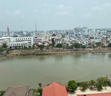 Long Xuyen Apartment | ALPHA HOMESTAY MARINA 2 Phòng Ngủ View Sông