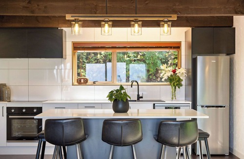 Queenstown Ski Chalet | Alpine Chalet Walk to Town 39B Lomond Cres