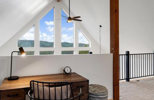 Rainbow Valley House | Alpine Escape: Family-Friendly w/Gorgeous Scenery