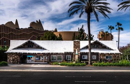 Anaheim Resort Hotel | Alpine Inn near Convention Center and the Park