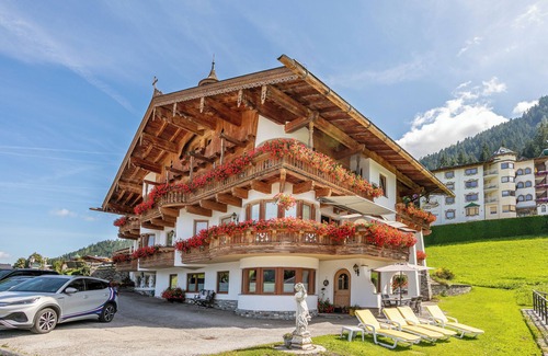Muhlthal Apartment | Alpine retreat – ski bus at your doorstep