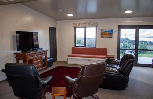 Ashburton District House | Alpine Views Farm Stay