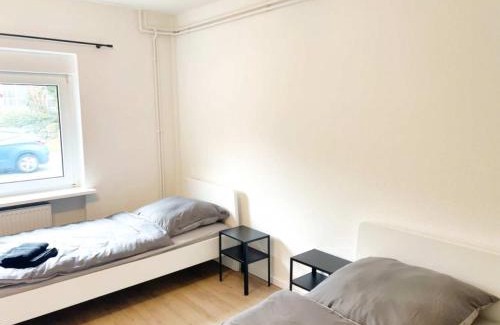 Schwarzenbek Apartment | alt - Monteursunterkunft - Einzelbetten - gute Anbindung - Bettwäsche - Schwarzenbek B A