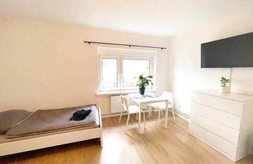 Schwarzenbek Apartment | alt - Monteursunterkunft - Einzelbetten - gute Anbindung - Bettwäsche - Schwarzenbek B A