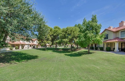 Alta Mesa Community Association Condo | Alta Mesa Condo with 2 Master Bedrooms and Great Pool!