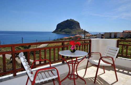 Monemvasia Apartment | Alta Vista Studios - ex Lekka's House