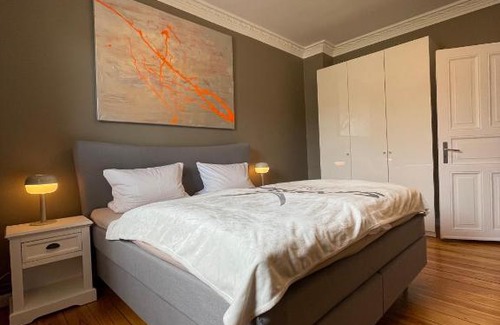 Mitte Apartment | Altbaucharme Deluxe mit Balkon in zentraler Lage