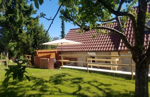 Bissingen an der Teck House | Alte Brennerei am Fuße der Schwäbischen Alb mit Garten und Terrasse