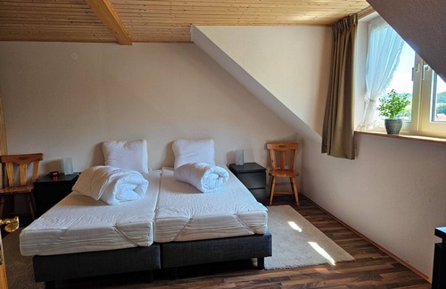 Bontkirchen Other | Alte Schreinerei, Modernisiert Fachwerkhaus mit Fernblick auf die Berge 12-16 P